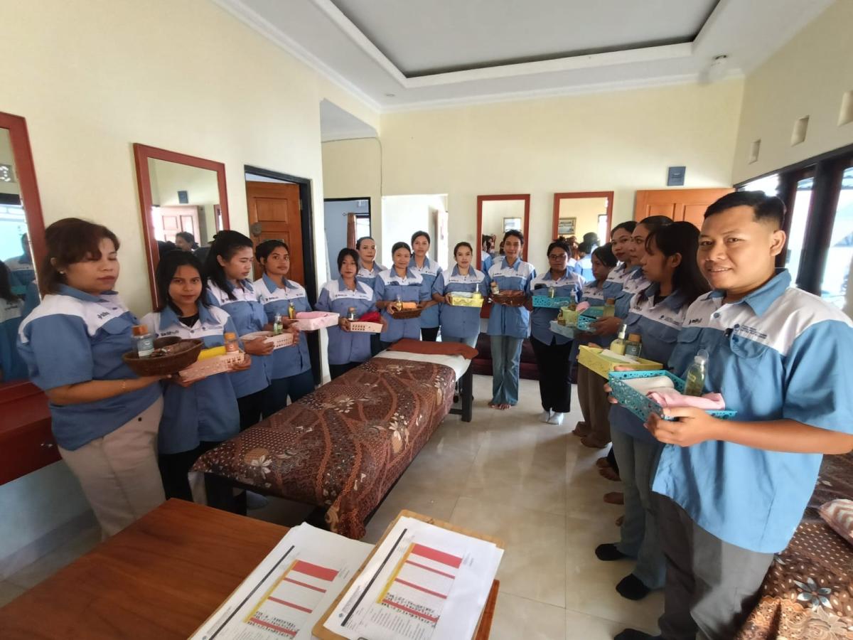 Kemnaker Salurkan 78 Paket Pelatihan Vokasi untuk Bantu Warga Terdampak Gempa di NTT